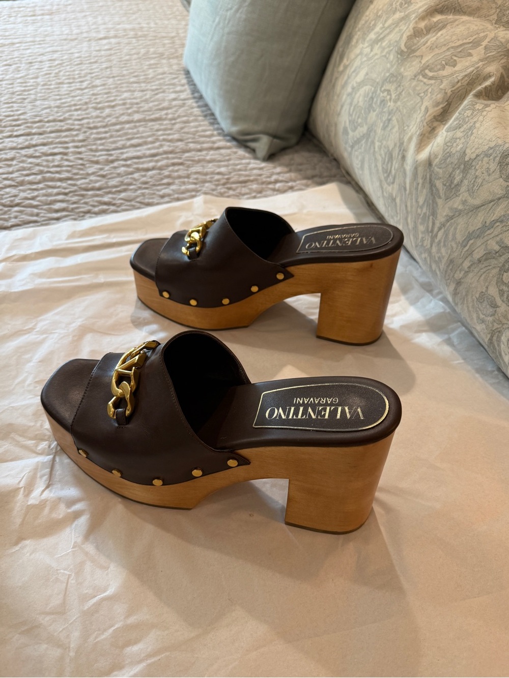 Valentino Garavani V Logo
Chain Wooden Platform Mule
Clogs Brown EU 40 US 10 - Picture 5 of 8